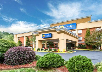 Pet Friendly Comfort Inn & Suites in Cleveland, Tennessee