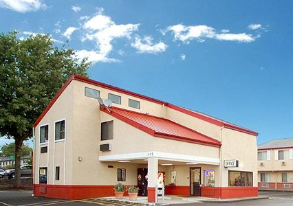 Pet Friendly Rodeway Inn Willamette River in Corvallis, Oregon