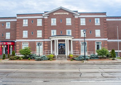 Pet Friendly The Champlain Waterfront Hotel, an Ascend Hotel Collection in Orillia, Ontario