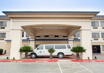 Pet Friendly Quality Inn & Suites Airport in Austin, Texas