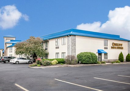 Pet Friendly Quality Inn & Suites in Brownsburg, Indiana