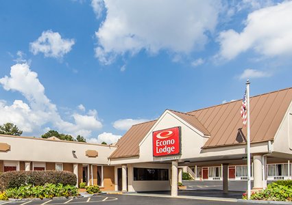 Pet Friendly Econo Lodge in Cleveland, Tennessee
