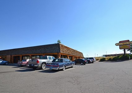 Pet Friendly Rodeway Inn Pronghorn Lodge in Lander, Wyoming