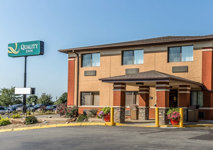 Pet Friendly Quality Inn at Collins Road in Cedar Rapids, Iowa