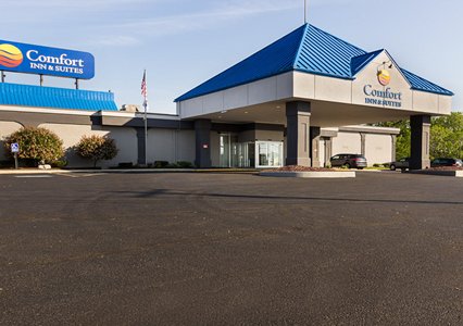 Pet Friendly Comfort Inn & Suites Airport in Syracuse, New York