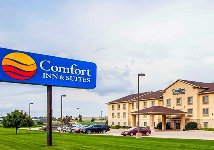 Pet Friendly Comfort Inn & Suites in Grinnell, Iowa