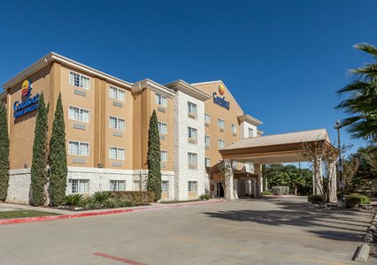 Pet Friendly Comfort Inn & Suites Texas Hill Country in Boerne, Texas