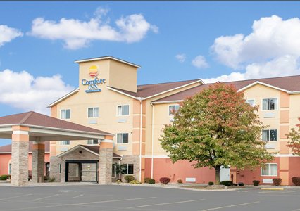 Pet Friendly Comfort Inn in Warren, Indiana