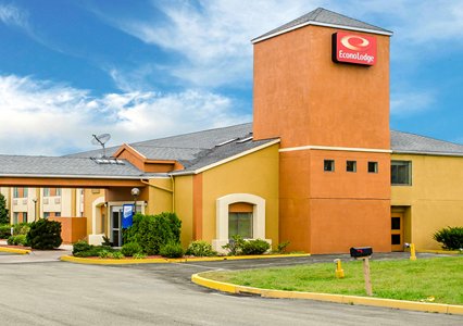 Pet Friendly Econo Lodge in Harrisburg, Pennsylvania