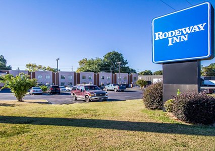 Pet Friendly Rodeway Inn in Memphis, Tennessee