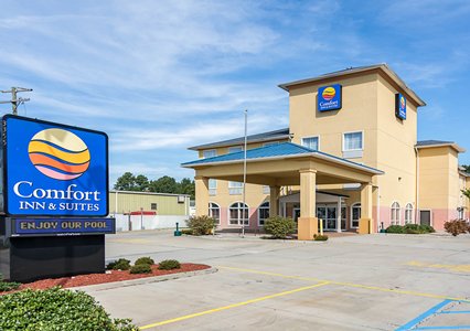 Pet Friendly Comfort Inn & Suites in Chesapeake, Virginia