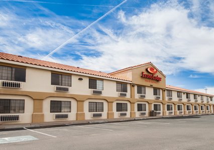 Pet Friendly Econo Lodge Inn & Suites in El Paso, Texas