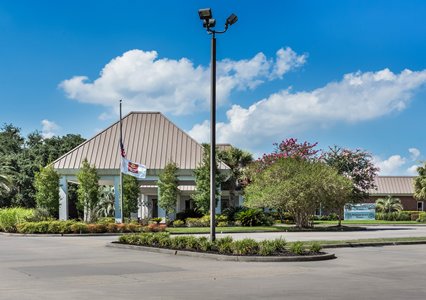 Pet Friendly Clarion Inn Conference Center in Gonzales, Louisiana