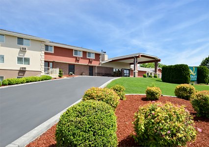 Pet Friendly Quality Inn & Suites in Walla Walla, Washington