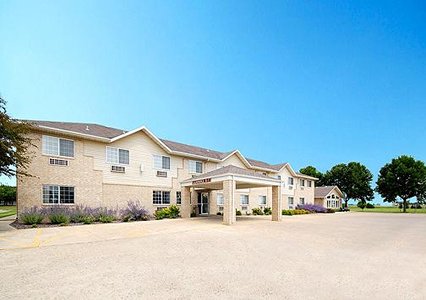 Pet Friendly Quality Inn in Marshall, Minnesota