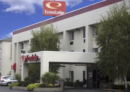 Pet Friendly Econo Lodge Arena in Wilkes-Barre, Pennsylvania