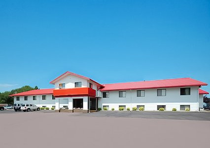 Pet Friendly Rodeway Inn in Mitchell, South Dakota