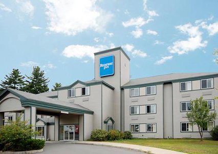 Pet Friendly Rodeway Inn in Willington, Connecticut