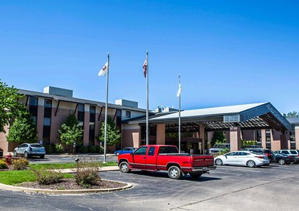 Pet Friendly Quality Inn & Suites in Peoria, Illinois