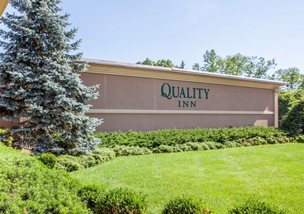 Pet Friendly Quality Inn in Ledgewood, New Jersey