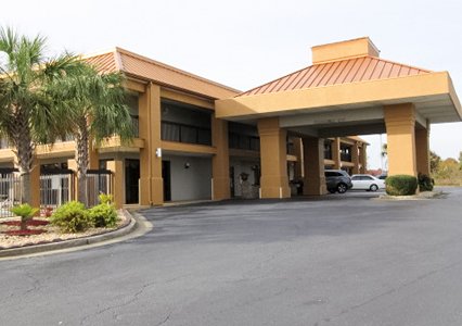 Pet Friendly Quality Inn & Suites in Warner Robins, Georgia