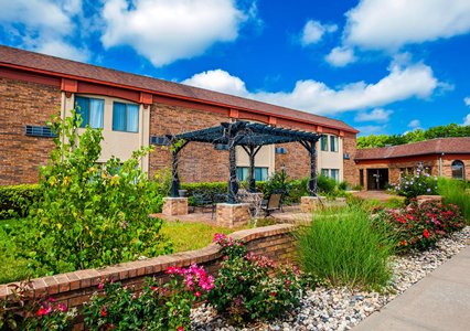 Pet Friendly Quality Inn & Suites Kansas City Airport North in Platte City, Missouri