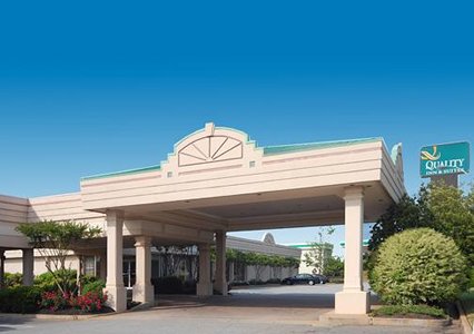 Pet Friendly Quality Inn & Suites Conference Center in Mcdonough, Georgia