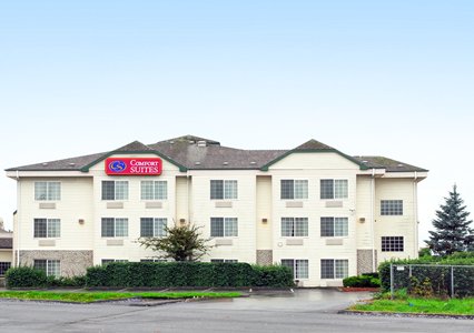 Pet Friendly Comfort Suites Columbia River in Astoria, Oregon