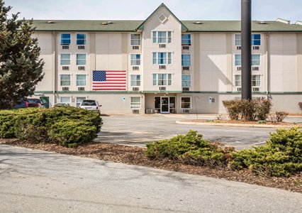 Pet Friendly Rodeway Inn & Suites near Outlet Mall - Asheville in Asheville, North Carolina
