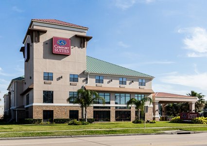 Pet Friendly Comfort Suites near NASA - Clear Lake in Webster, Texas
