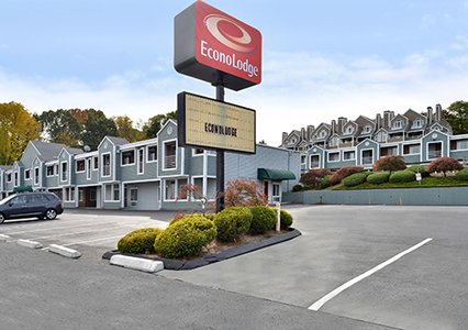 Pet Friendly Econo Lodge in Cranston, Rhode Island