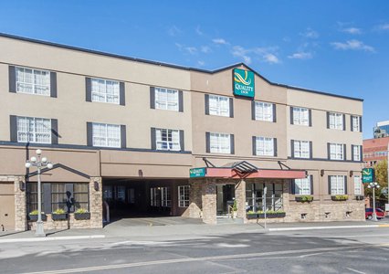 Pet Friendly Quality Inn Downtown Inner Harbour in Victoria, British Columbia