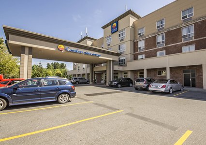 Pet Friendly Comfort Inn & Suites in Surrey, British Columbia