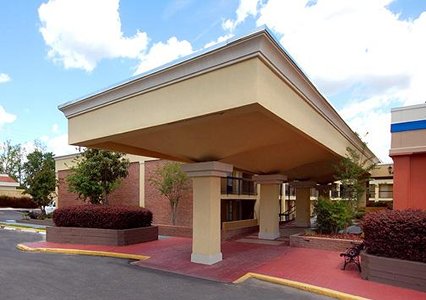 Pet Friendly Quality Inn & Suites in Statesboro, Georgia