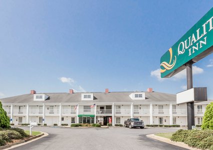 Pet Friendly Quality Inn in Sylacauga, Alabama