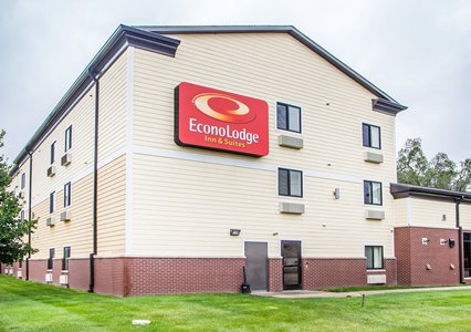 Pet Friendly Econo Lodge  Inn & Suites Fairgrounds in Des Moines, Iowa