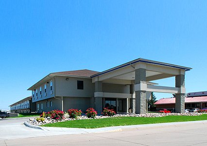 Pet Friendly Econo Lodge Inn and Suites in Kearney, Nebraska