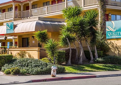 Pet Friendly Quality Inn in Oakland, California