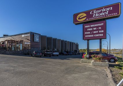 Pet Friendly Clarion Hotel & Conference Centre in Medicine Hat, Alberta