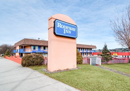 Pet Friendly Rodeway Inn in Galax, Virginia