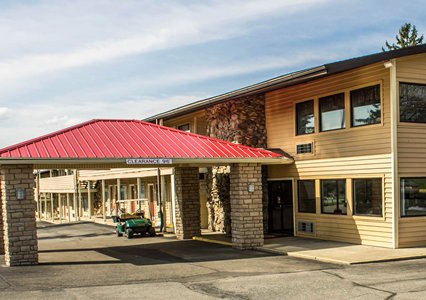 Pet Friendly Econo Lodge in Wooster, Ohio