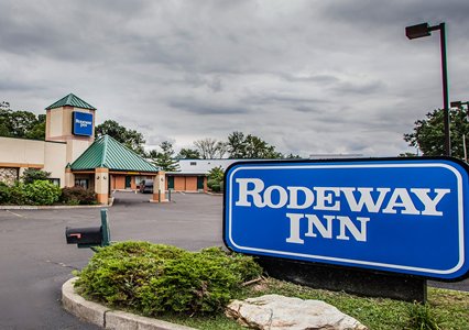 Pet Friendly Rodeway Inn Conference Center in Montgomeryville, Pennsylvania