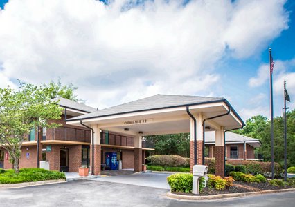 Pet Friendly Quality Inn in Clinton, South Carolina