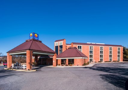 Pet Friendly Comfort Inn Virginia Horse Center in Lexington, Virginia