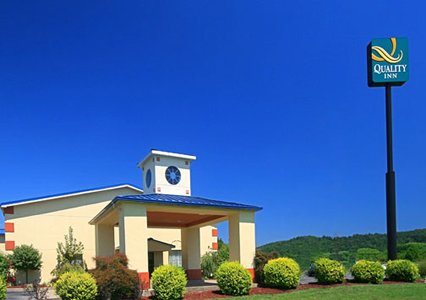 Pet Friendly Econo Lodge in Ripley, West Virginia