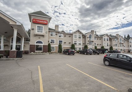 Pet Friendly Econo Lodge & Suites in Hinton, Alberta