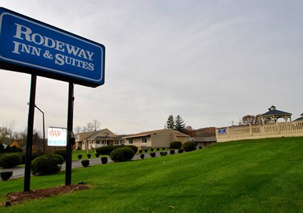 Pet Friendly Rodeway Inn & Suites in Ithaca, New York