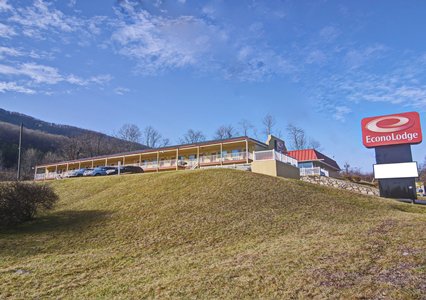 Pet Friendly Econo Lodge Near Bluefield College in Bluefield, West Virginia