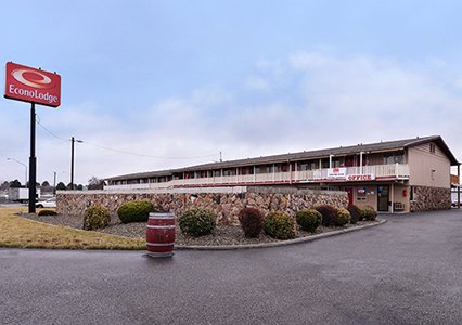 Pet Friendly Econo Lodge in Kennewick, Washington