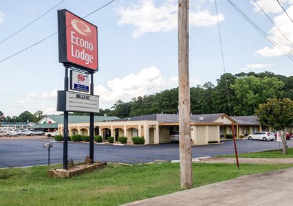 Pet Friendly Econo Lodge in Kosciusko, Mississippi